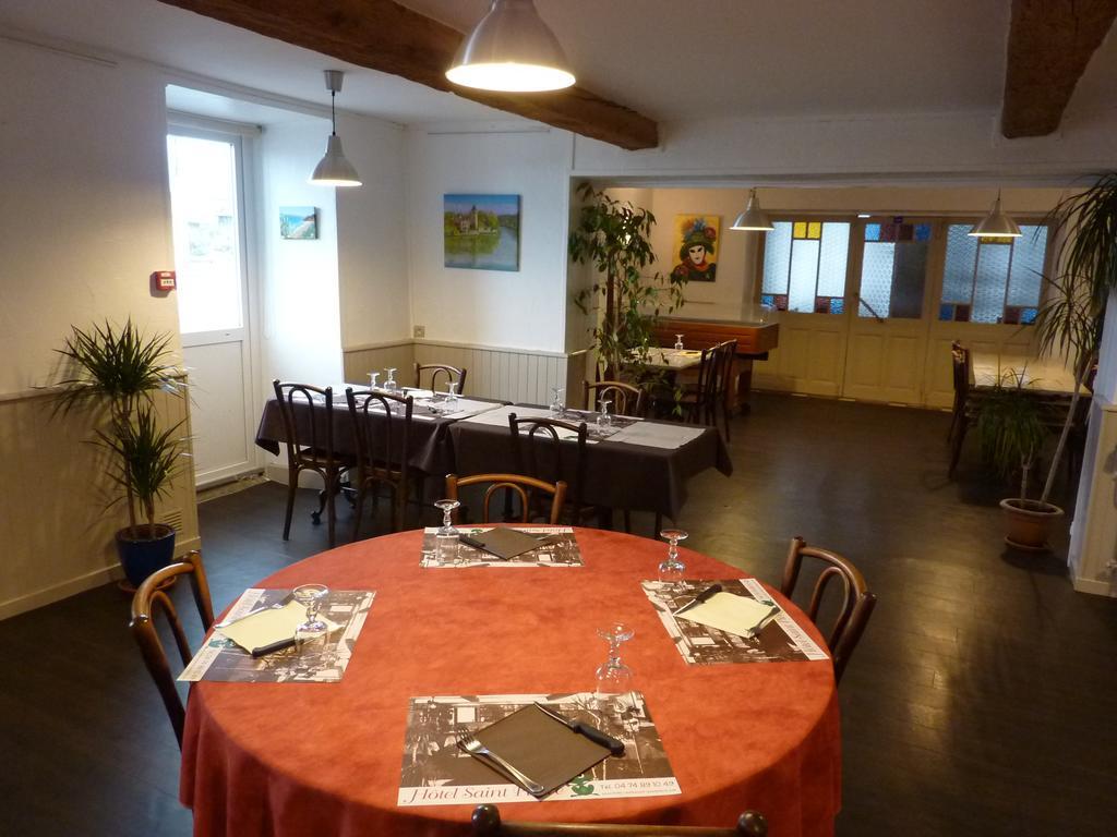 Hotel Saint Pierre Les Sauvages  外观 照片