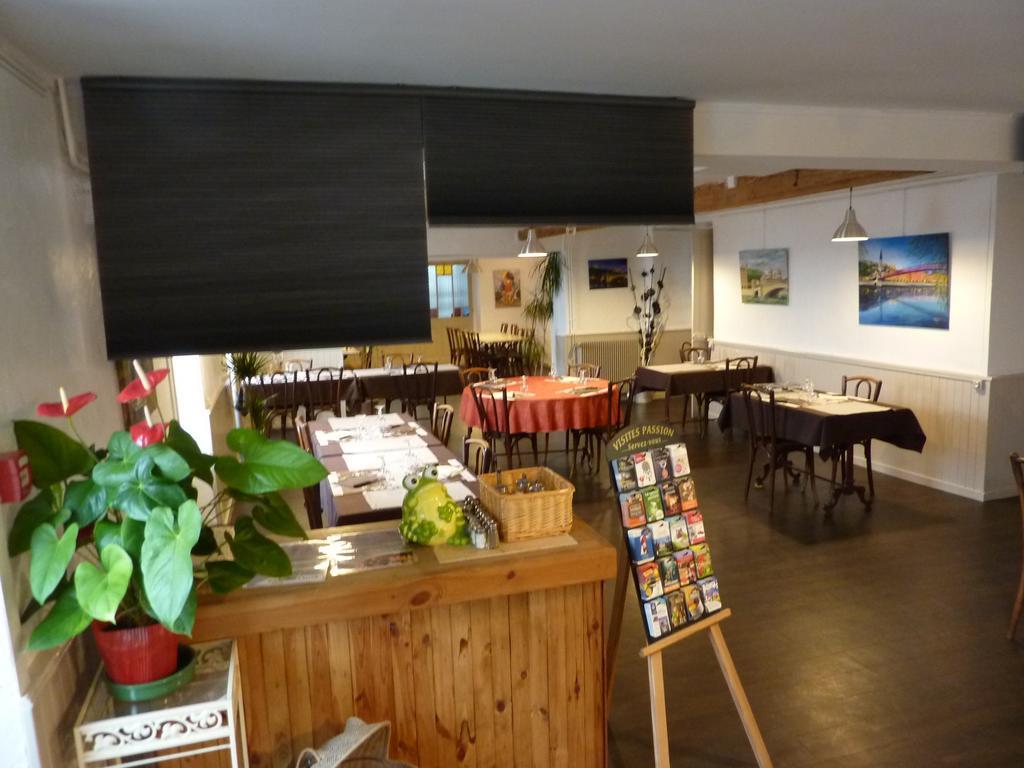 Hotel Saint Pierre Les Sauvages  外观 照片