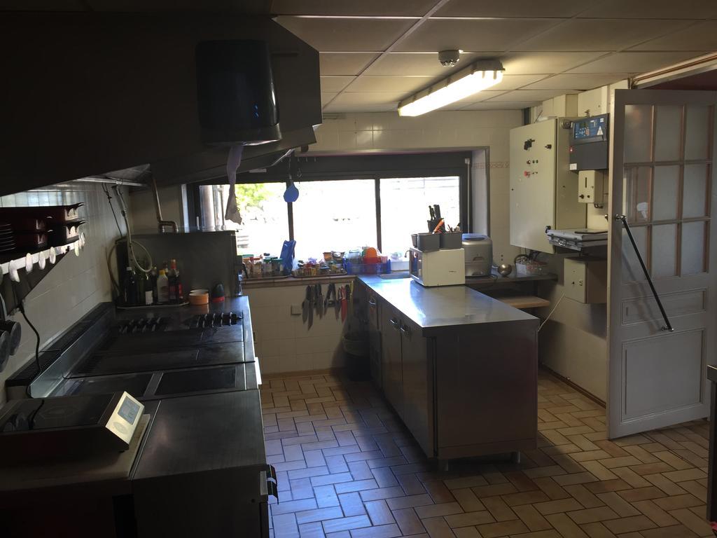 Hotel Saint Pierre Les Sauvages  外观 照片