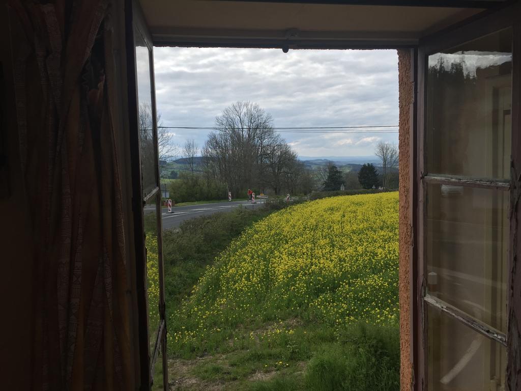 Hotel Saint Pierre Les Sauvages  外观 照片