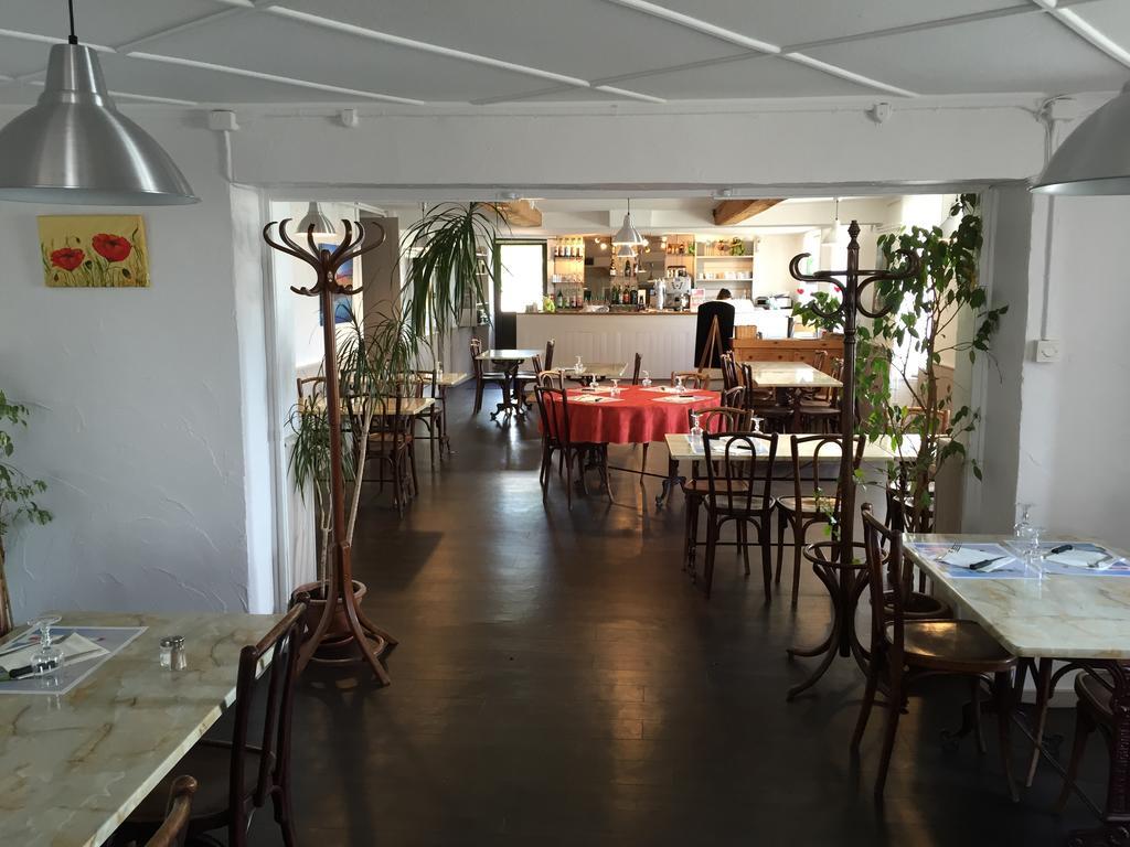 Hotel Saint Pierre Les Sauvages  外观 照片