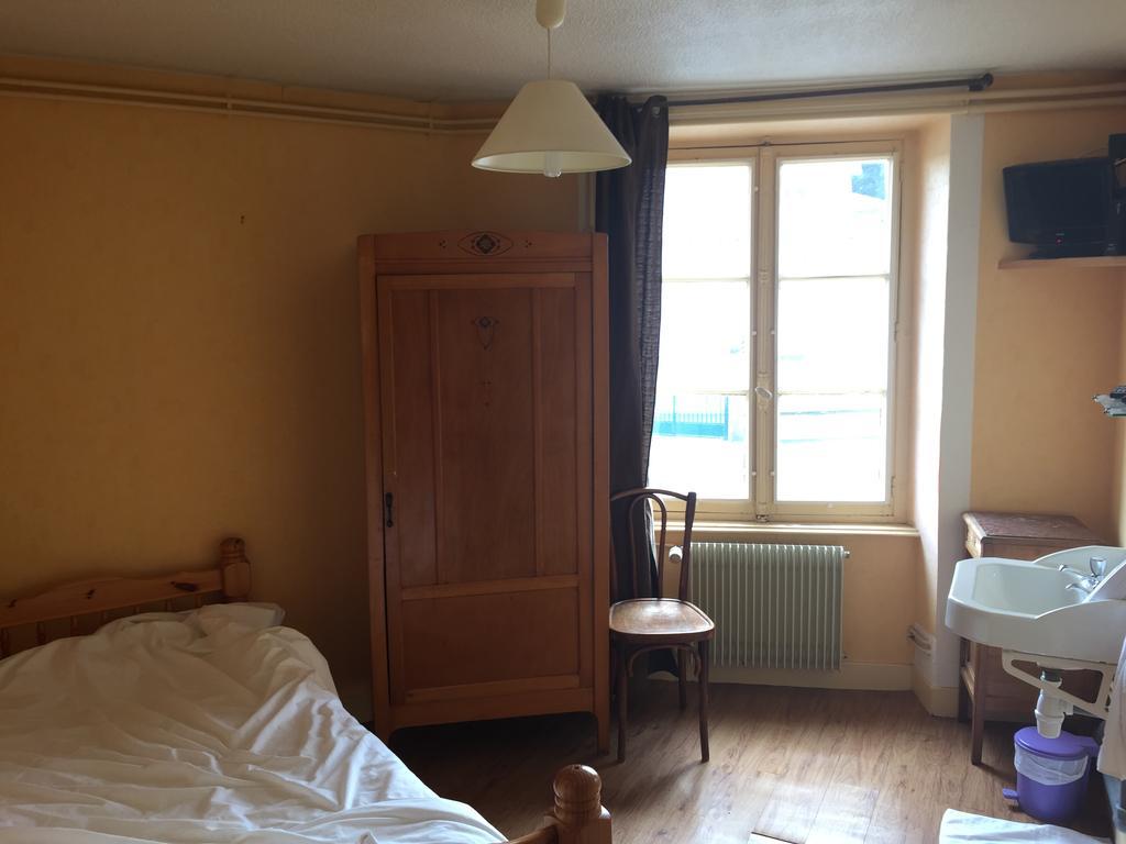 Hotel Saint Pierre Les Sauvages  客房 照片