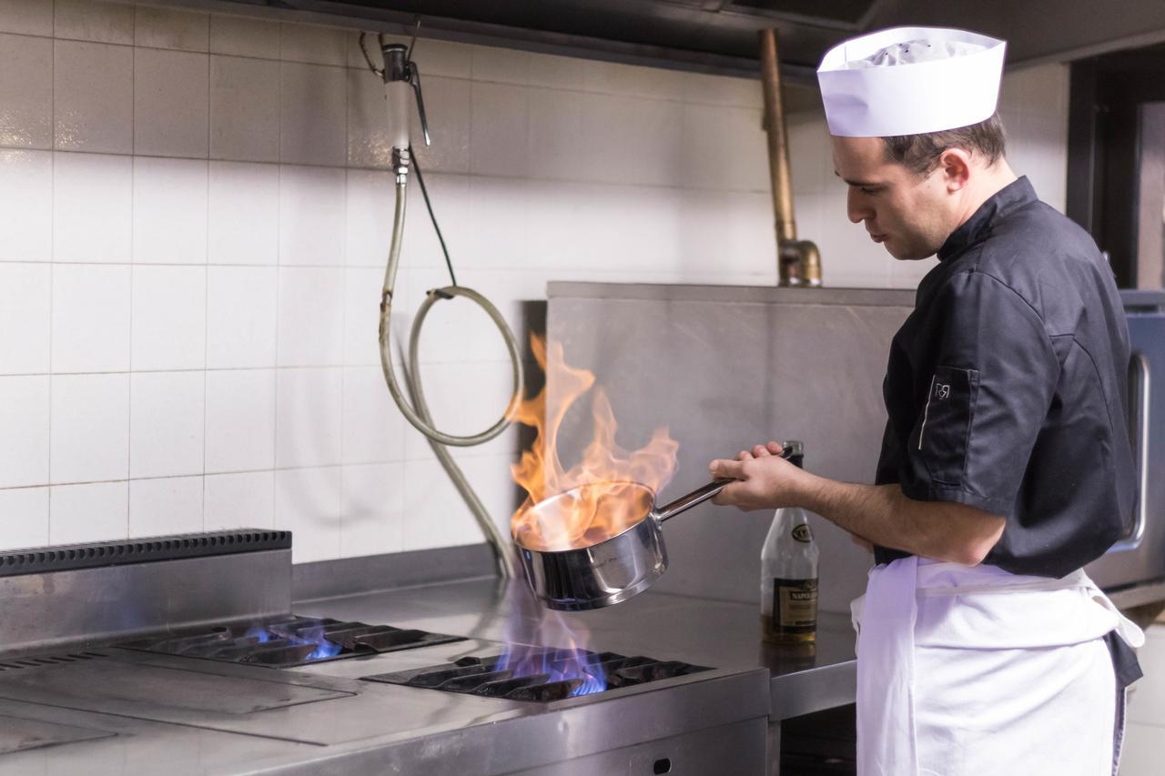 Hotel Saint Pierre Les Sauvages  外观 照片
